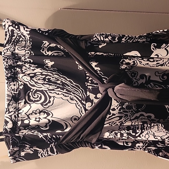 Juniors Speechless Patterned Dress with Pockets - Picture 5 of 8